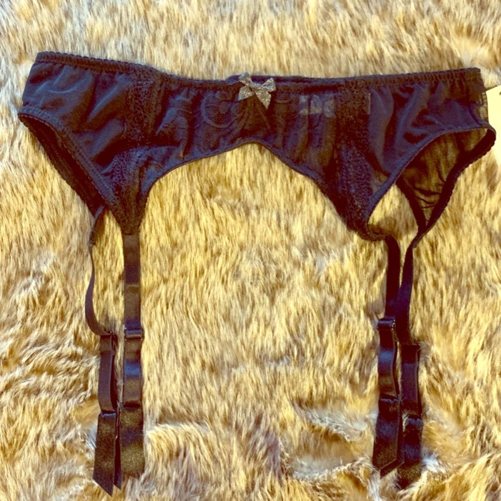 Blush black lace garter
